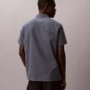 Camisa clássica com botões em seersucker