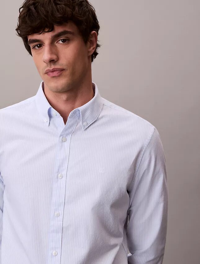Camisa clássica de botões em oxford de algodão Cotton Stretch às riscas Camisa clássica de botões em oxford de algodão Cotton Stretch às riscas