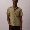 Camisa clássica de botões em seersucker liso Camisa clássica de botões em seersucker liso