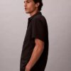 Camisa clássica de botões em seersucker liso Camisa clássica de botões em seersucker liso