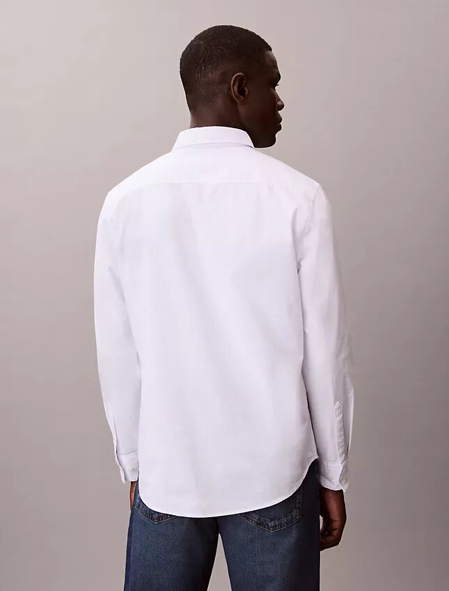 Camisa clássica de botões em tecido Oxford liso Camisa clássica de botões em tecido Oxford liso