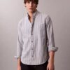 Camisa clássica de botões Oxford às riscas