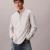 Camisa clássica de botões Oxford às riscas