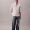 Camisa clássica de botões Oxford às riscas