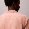 Camisa clássica de botões Oxford às riscas