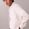 Camisa clássica de botões Oxford às riscas