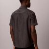 Camisa clássica de chambray com botões Camisa clássica de chambray com botões