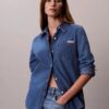 Camisa clássica de Denim com botões Camisa clássica de Denim com botões