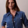 Camisa clássica de Denim com botões Camisa clássica de Denim com botões