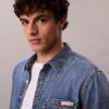 Camisa clássica de Denim com botões Camisa clássica de Denim com botões