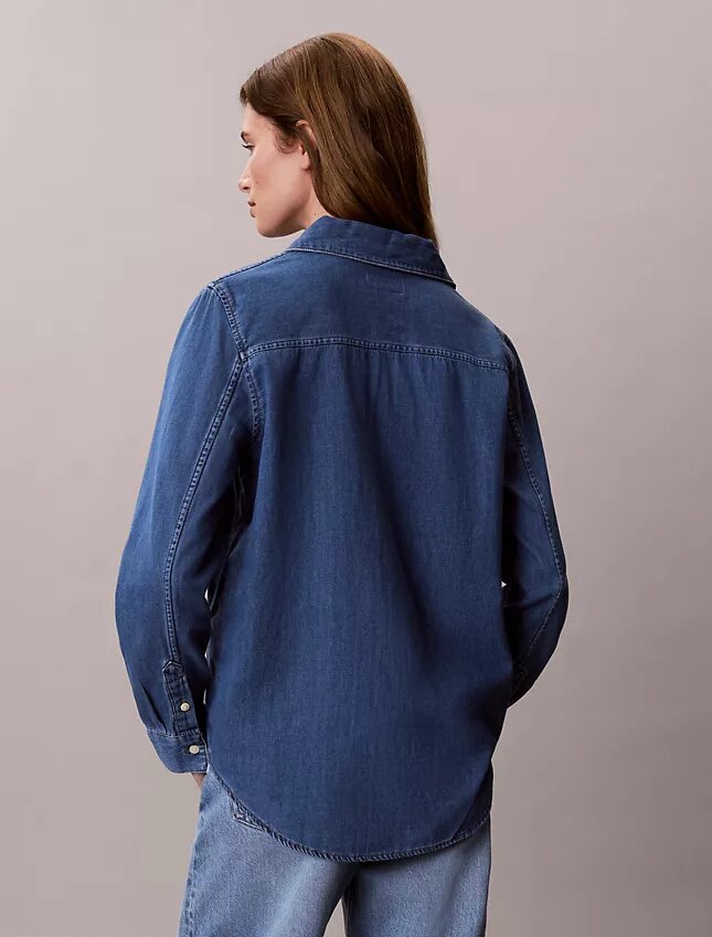 Camisa clássica de Denim com botões Camisa clássica de Denim com botões