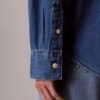 Camisa clássica de Denim com botões Camisa clássica de Denim com botões