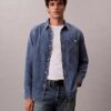 Camisa clássica de Denim com botões Camisa clássica de Denim com botões