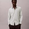 Camisa clássica de linho e algodão com botões Camisa clássica de linho e algodão com botões