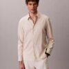 Camisa clássica de linho e algodão com botões Camisa clássica de linho e algodão com botões