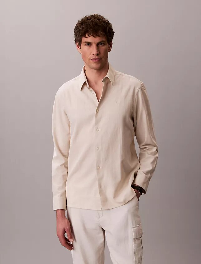 Camisa clássica de linho e algodão com botões Camisa clássica de linho e algodão com botões