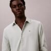 Camisa clássica de linho e algodão com botões Camisa clássica de linho e algodão com botões