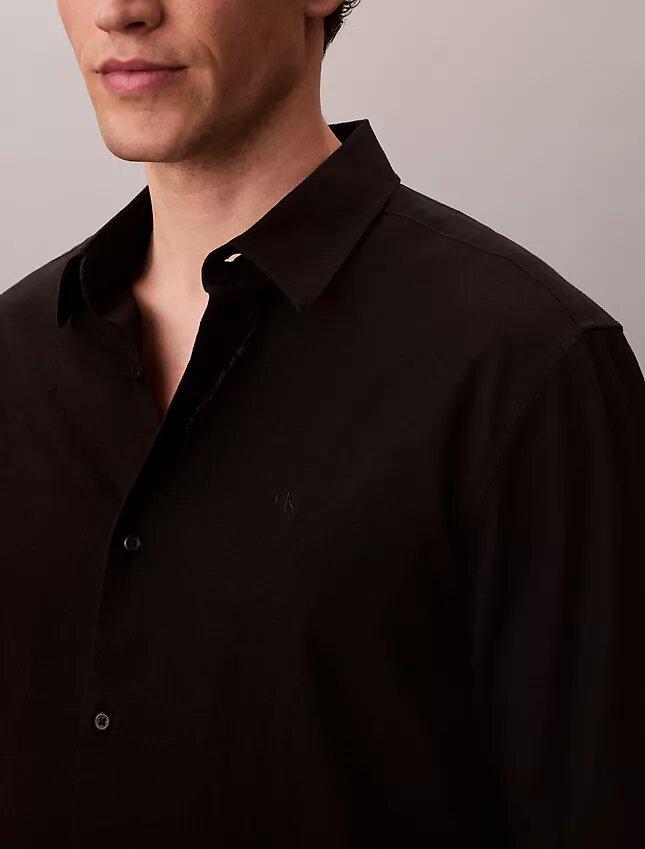 Camisa clássica de linho e algodão com botões Camisa clássica de linho e algodão com botões