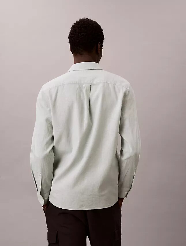Camisa clássica de linho e algodão com botões Camisa clássica de linho e algodão com botões