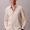 Camisa clássica de linho e algodão com botões Camisa clássica de linho e algodão com botões