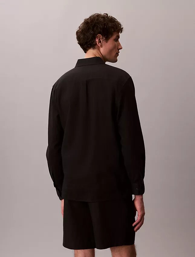 Camisa clássica de linho e algodão com botões Camisa clássica de linho e algodão com botões
