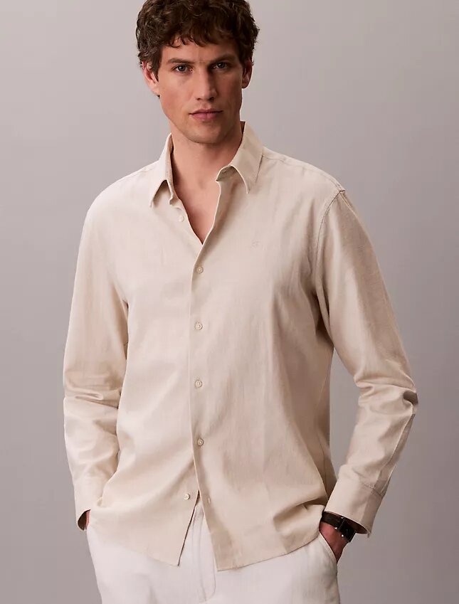Camisa clássica de linho e algodão com botões Camisa clássica de linho e algodão com botões