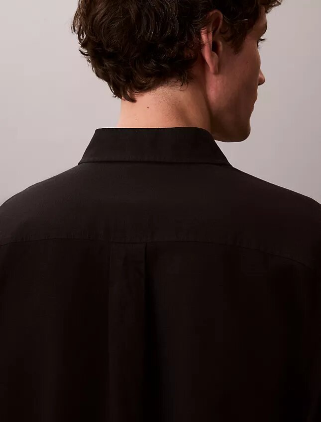 Camisa clássica de linho e algodão com botões Camisa clássica de linho e algodão com botões