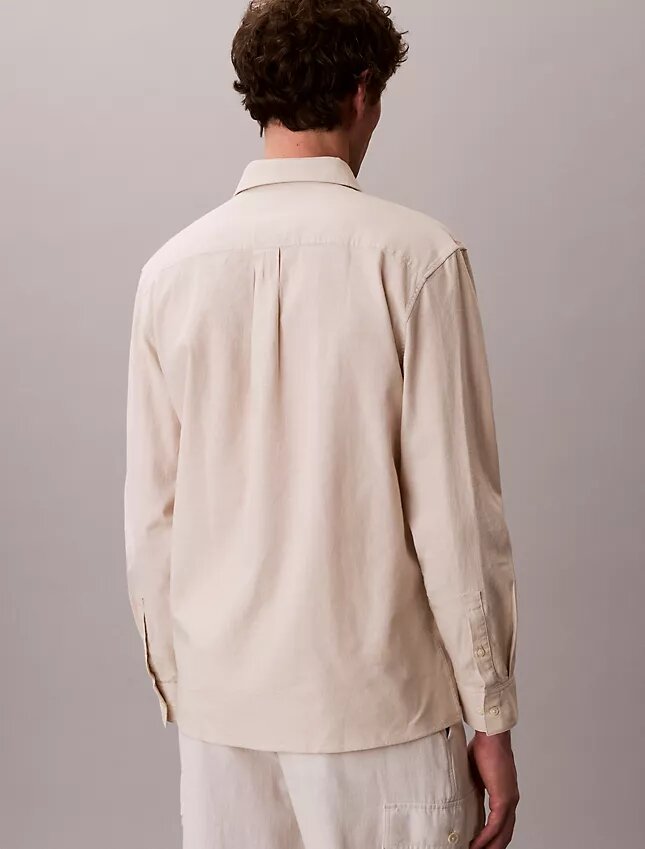 Camisa clássica de linho e algodão com botões Camisa clássica de linho e algodão com botões