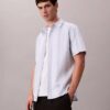 Camisa clássica elástica com riscas tingidas no fio