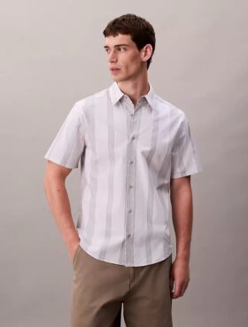 Camisa clássica elástica com riscas tingidas no fio