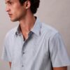 Camisa clássica elástica com riscas tingidas no fio