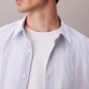 Camisa clássica elástica com riscas tingidas no fio