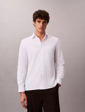 Camisa clássica lisa em seersucker