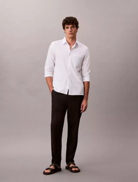 Camisa clássica lisa em seersucker