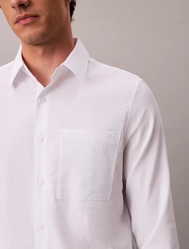 Camisa clássica lisa em seersucker Camisa clássica lisa em seersucker