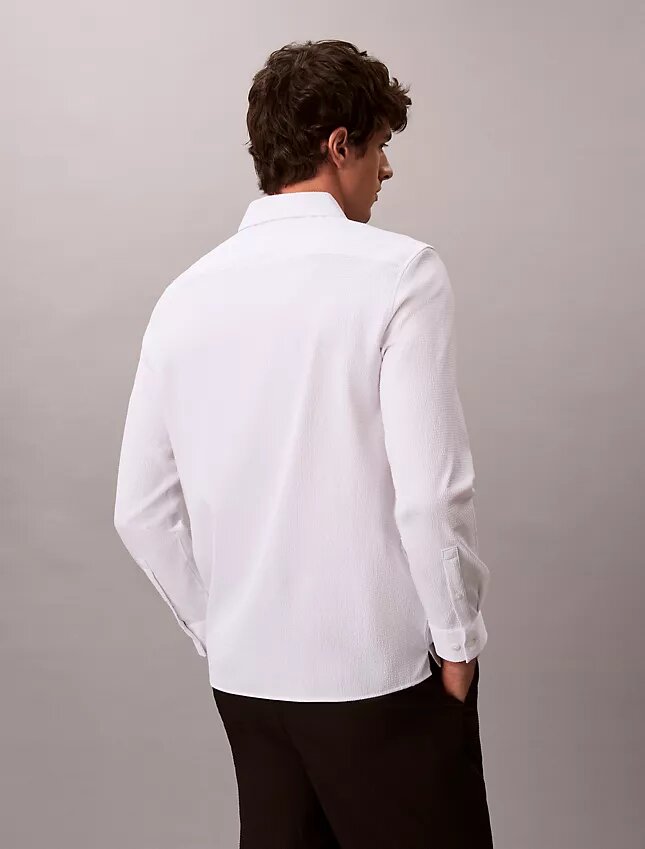 Camisa clássica lisa em seersucker Camisa clássica lisa em seersucker