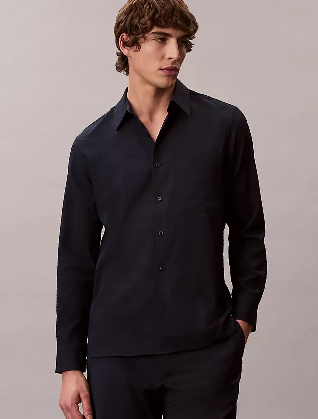 Camisa clássica lisa em seersucker Camisa clássica lisa em seersucker