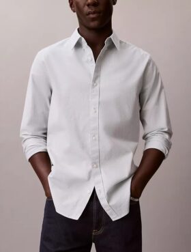 Camisa clássica Oxford lisa com botões