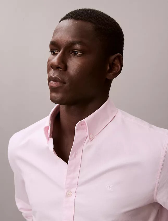 Camisa clássica Oxford lisa com botões Camisa clássica Oxford lisa com botões