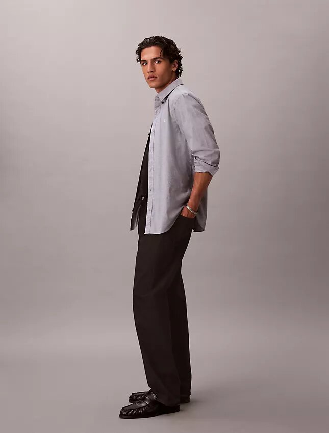 Camisa clássica Oxford lisa com botões Camisa clássica Oxford lisa com botões