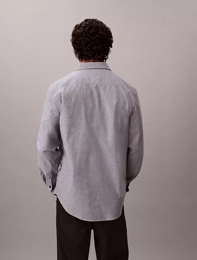 Camisa clássica Oxford lisa com botões Camisa clássica Oxford lisa com botões