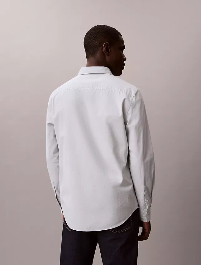 Camisa clássica Oxford lisa com botões Camisa clássica Oxford lisa com botões