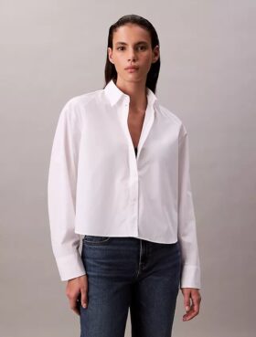Camisa curta de corte quadrado com botões