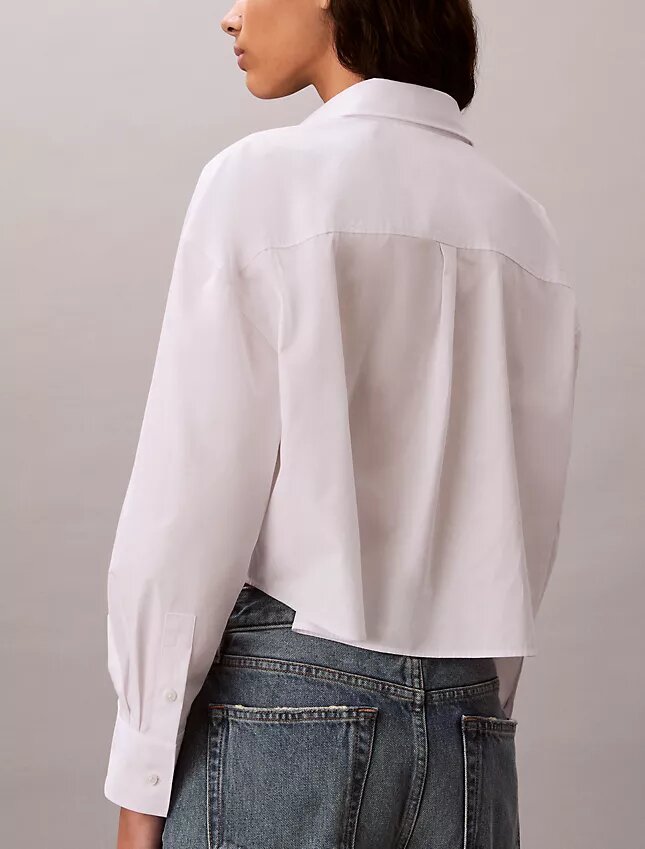 Camisa curta e larga de popeline de algodão com botões Camisa curta e larga de popeline de algodão com botões