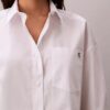 Camisa curta e larga de popeline de algodão com botões Camisa curta e larga de popeline de algodão com botões