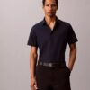 Camisa de algodão elástico com botões e corte justo