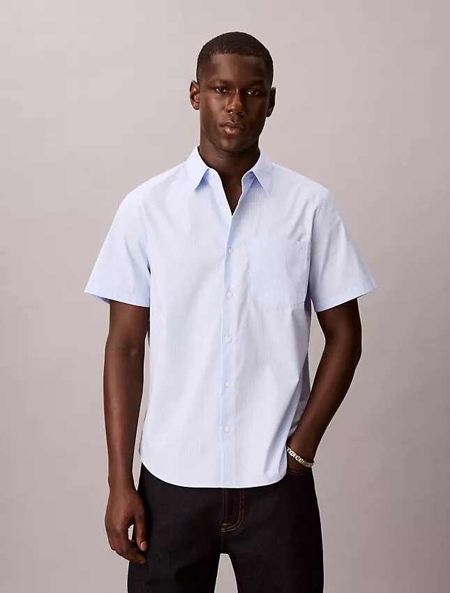 Camisa de algodão elástico com riscas finas e botões Camisa de algodão elástico com riscas finas e botões