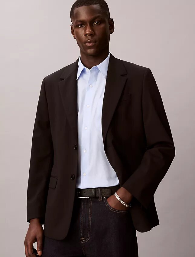 Camisa de algodão elástico com riscas finas e botões Camisa de algodão elástico com riscas finas e botões