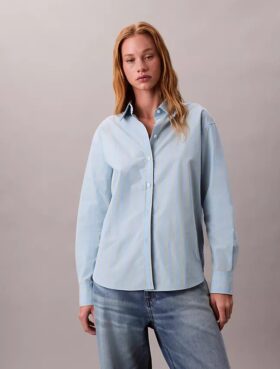 Camisa de algodão às riscas com botões e corte descontraído