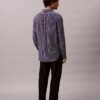 Camisa de botões com corte descontraído em mistura de viscose às riscas